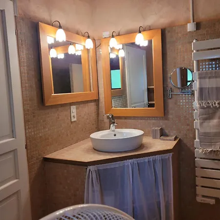 Chez Berger, Ruime 2 Persoonskamer Met Kingsize Bed Pern